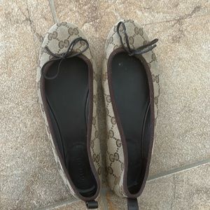 Gucci flats